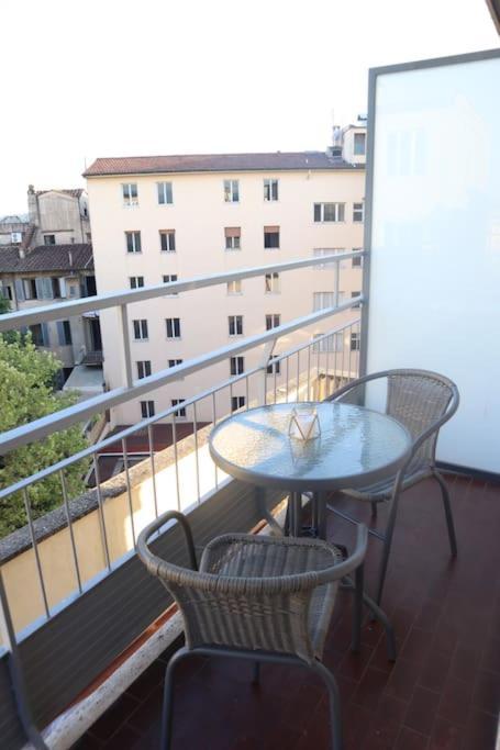 Santa Maria Novella - Golden Lily Florence, City Center Apartment Buitenkant foto